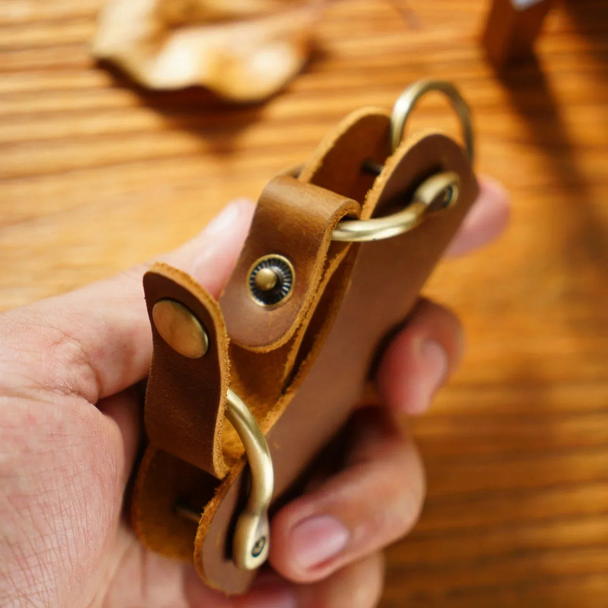 Leather Smart Key Holder - Compact Fold-Out Case for 10 Keys