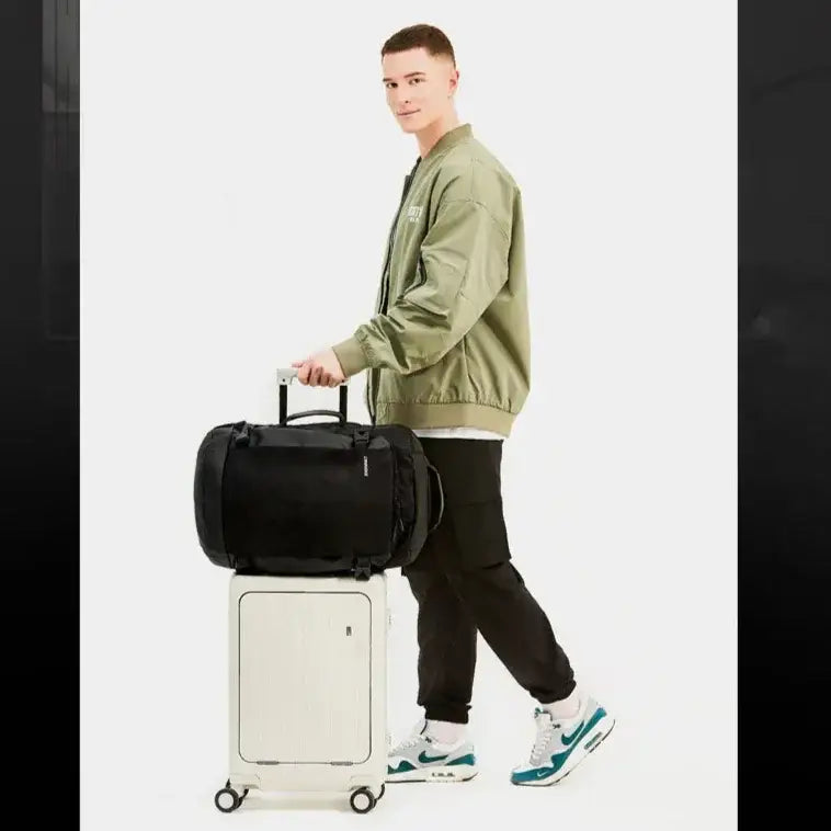 Men’s 30L Travel Backpack – Carry-On Size with Secure Back Pocket