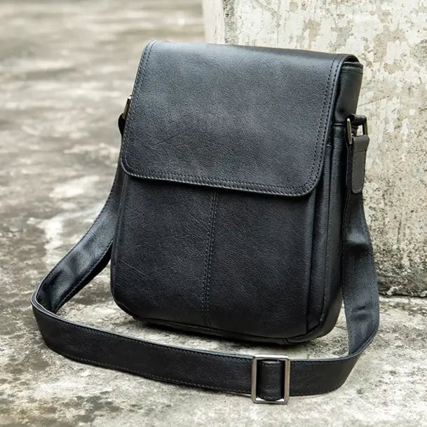 Men’s Black Leather Flap Crossbody Bag – Compact Urban Design