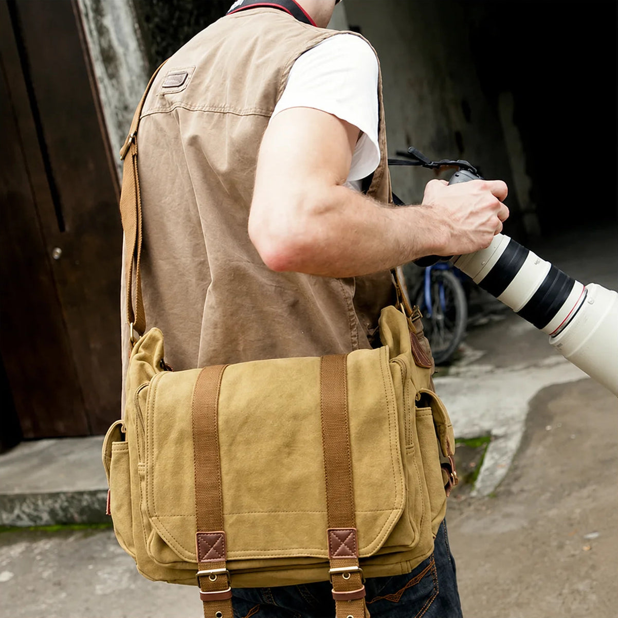 Men’s Canvas Camera Messenger Bag - Removable Insert