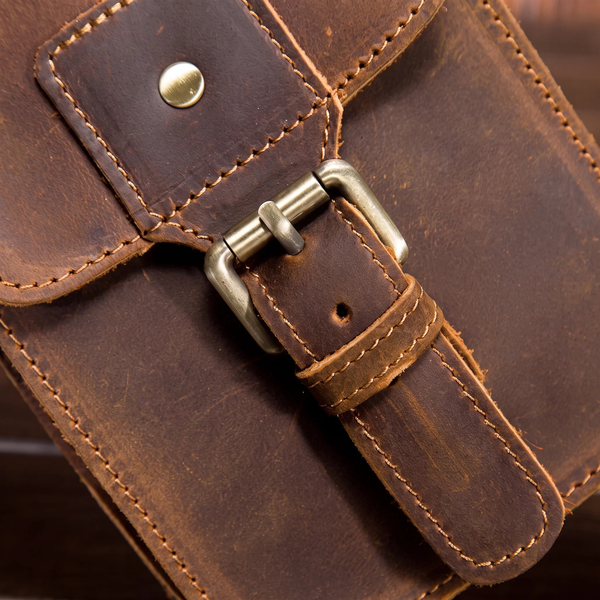 Men’s Leather Belt Pouch - Vertical Buckle Flap Design