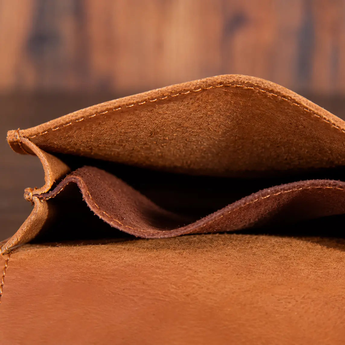 Men’s Leather Belt Pouch - Vertical Buckle Flap Design