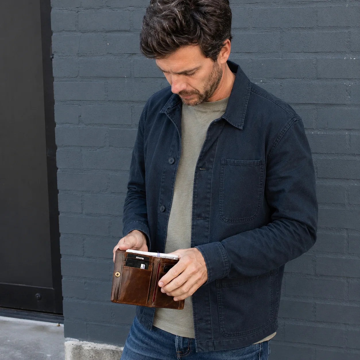 Men’s Leather Bifold Wallet - Zip Pocket Card Holder