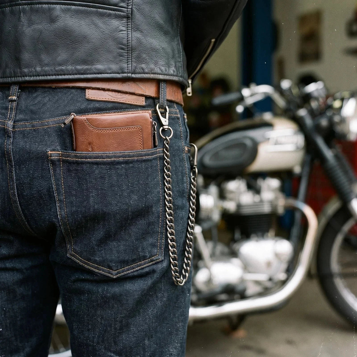 Men’s Leather Biker Wallet - Detachable Chain Snap Tab & 12 Card Slots