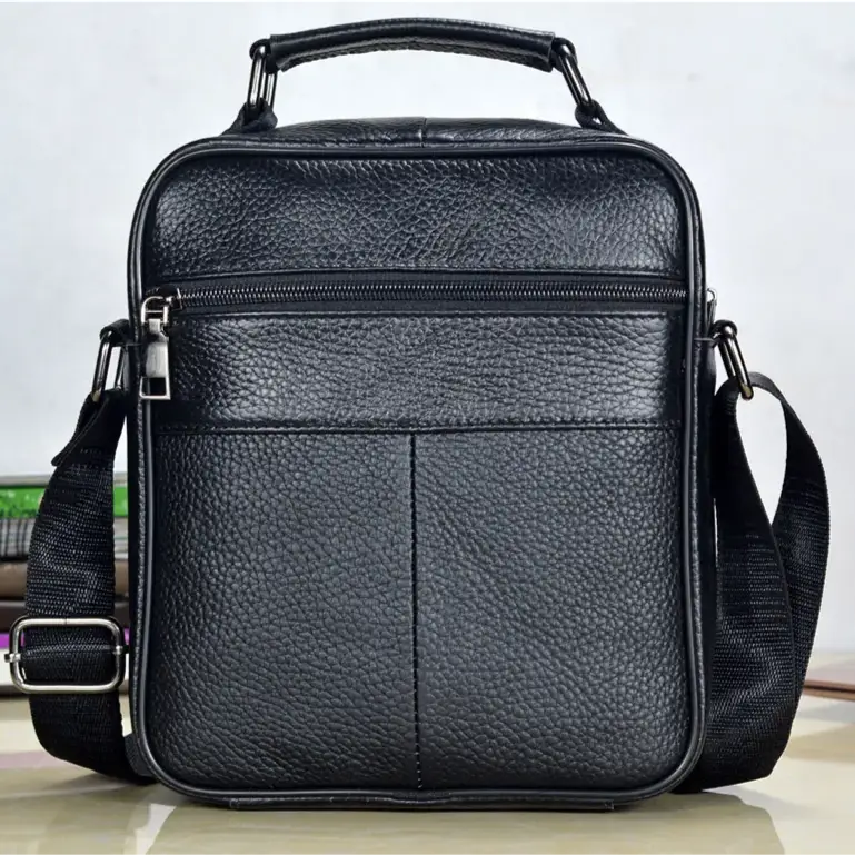 Men’s Leather Crossbody Bag – Compact Multi-Pocket Everyday Bag
