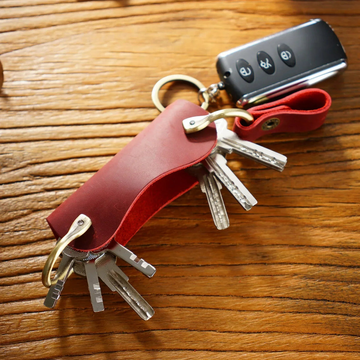 Leather Smart Key Holder - Compact Fold-Out Case for 10 Keys