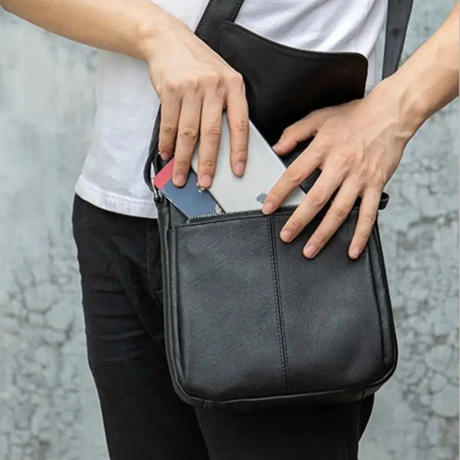 Men’s Black Leather Flap Crossbody Bag – Compact Urban Design
