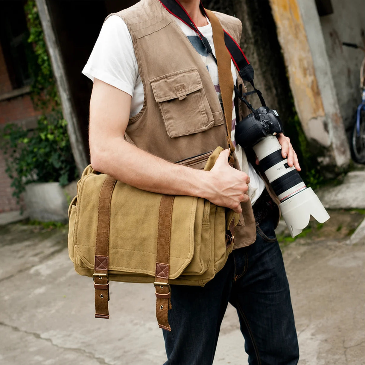 Men’s Canvas Camera Messenger Bag - Removable Insert