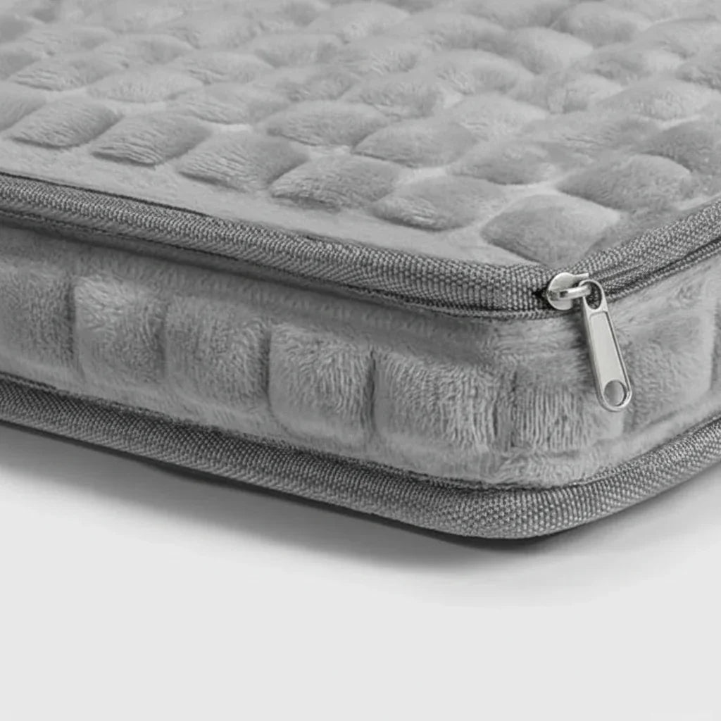 Men’s Laptop Sleeve - Padded Case with Quilted Handle